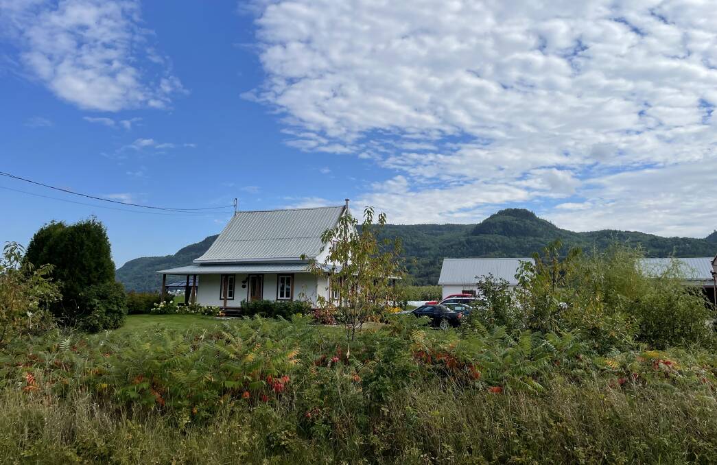 L'Anse-St-Jean farmhouse. L'Anse-St-Jean farmhouse.