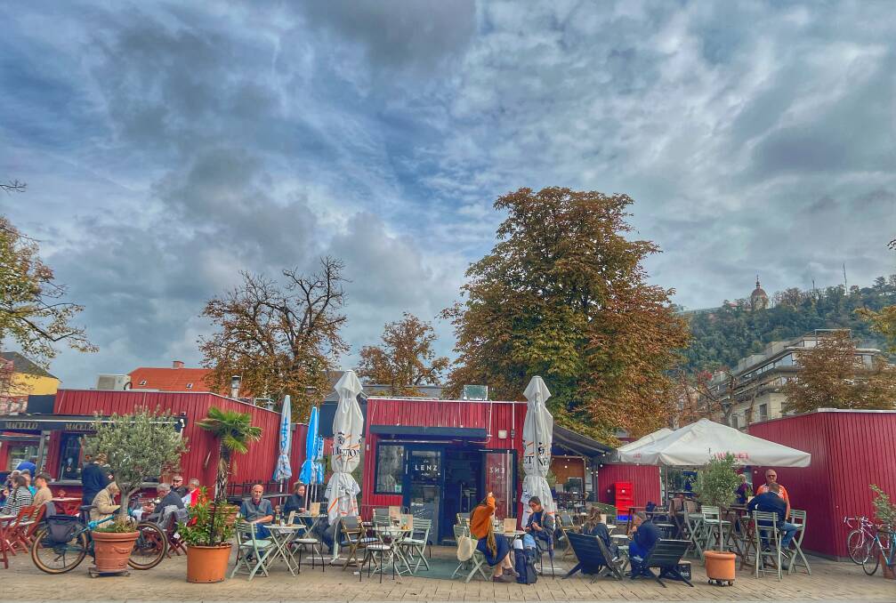 Lendplatz market cafes. Lendplatz market cafes.