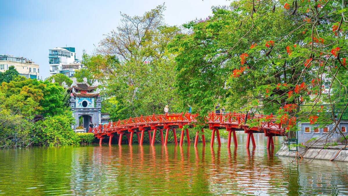 The Huc bridge.