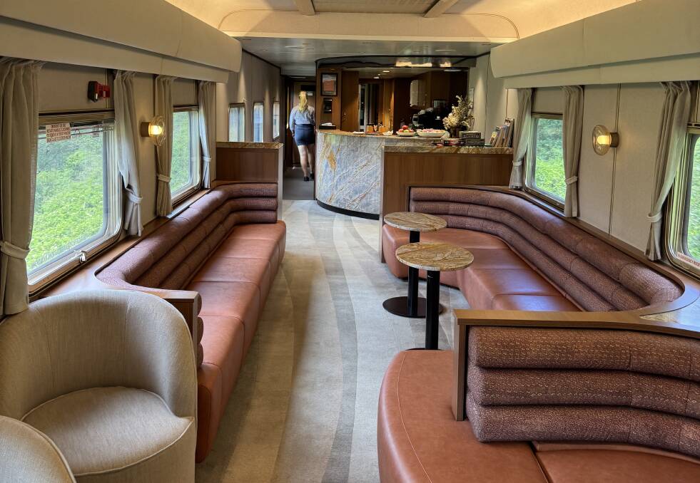 The lounge carriage. The lounge carriage.