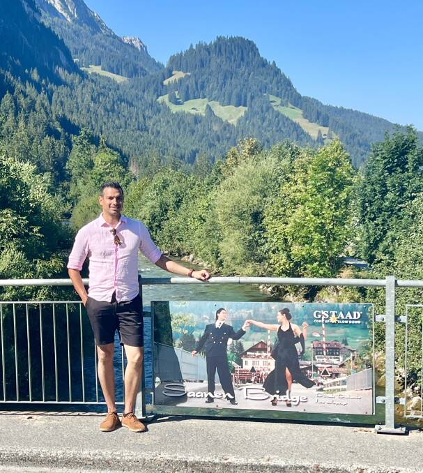 The writer on "Palat" bridge.