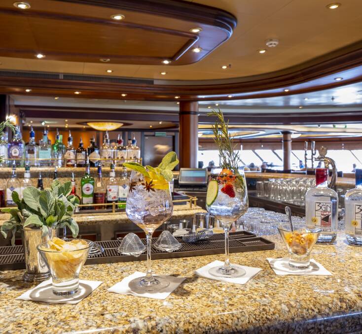 Commodore Club. Commodore Club.