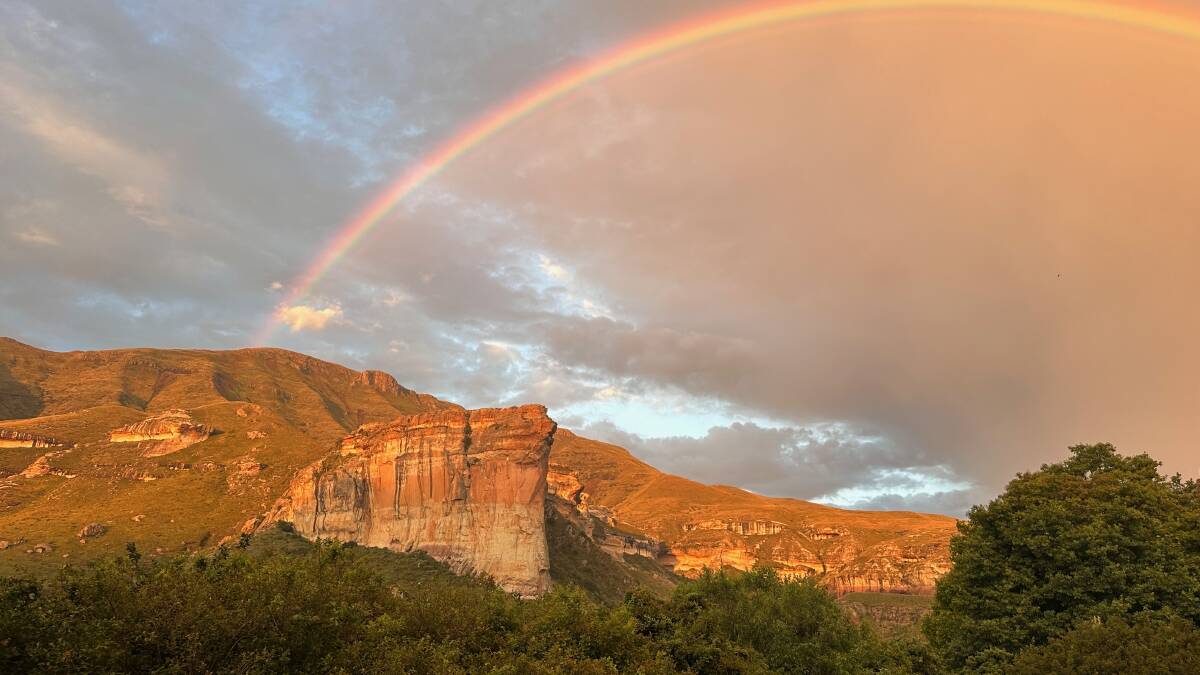 Rainbow over Brandwag Buttress. Picture by Laura Waters