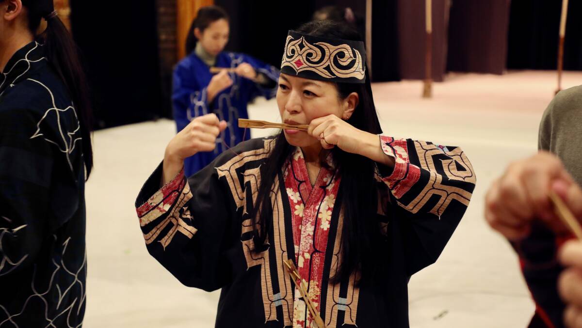 Ainu mouth harp lesson. Ainu mouth harp lesson.