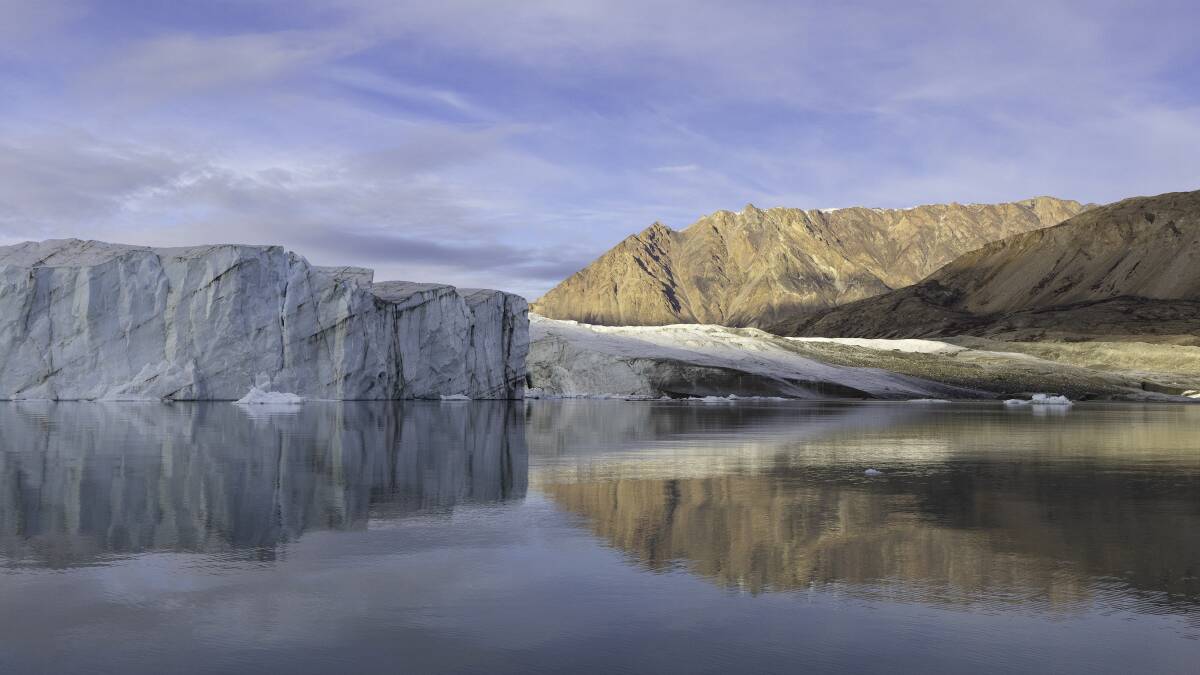 Calm waters at Eielson Glacier. Picture by Jocelyn Pride