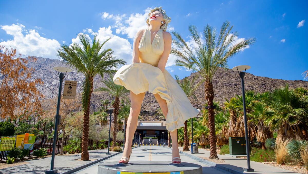 Forever Marilyn statue. Forever Marilyn statue.