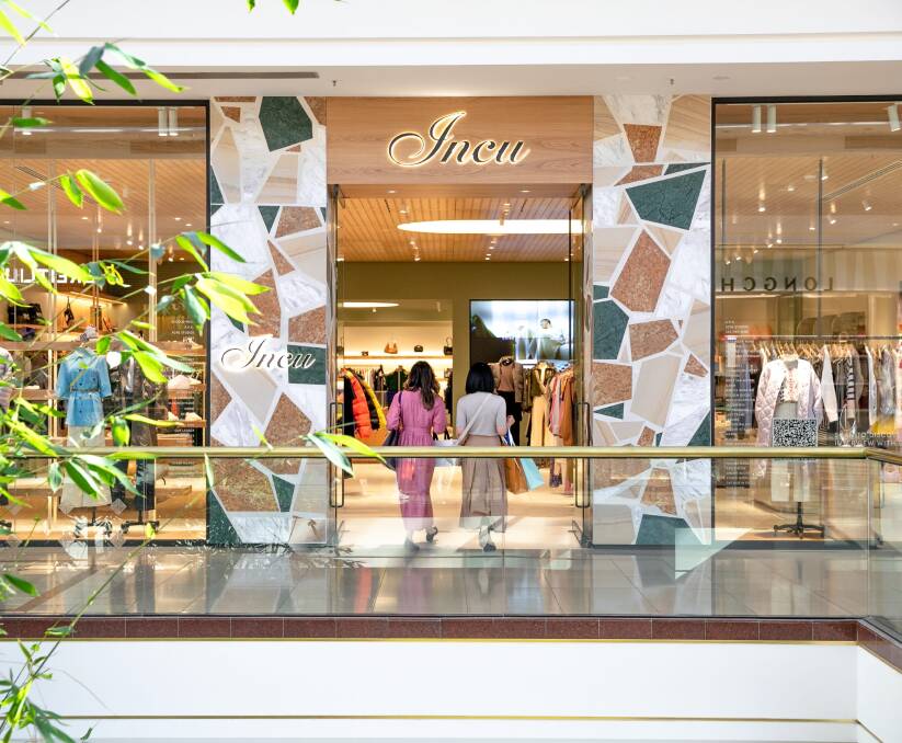 Shopping at Chadstone. Shopping at Chadstone.