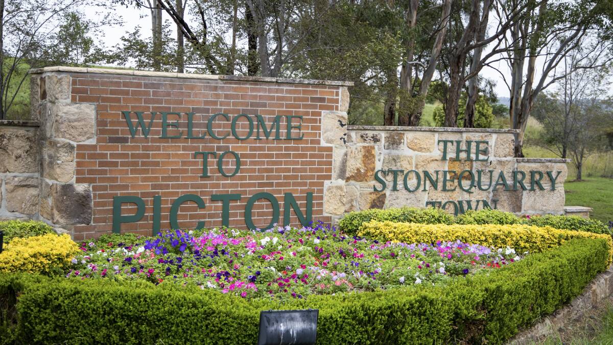 Welcome to Picton. Picture Destination NSW