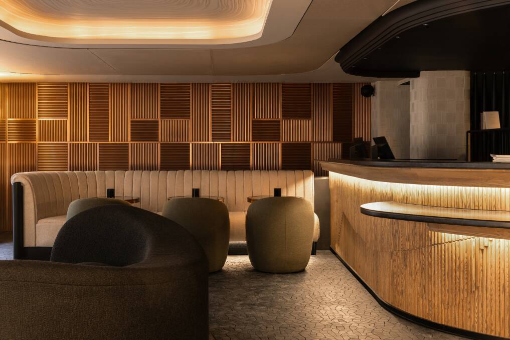 A pleasing palette of shades in the lobby. A pleasing palette of shades in the lobby.