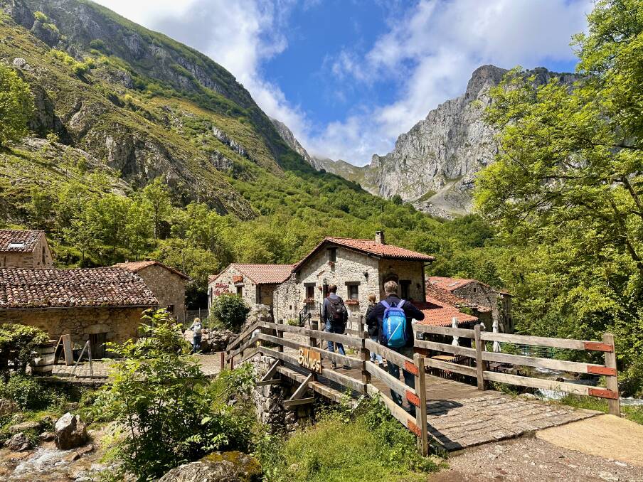 Bulnes Village. Bulnes Village.