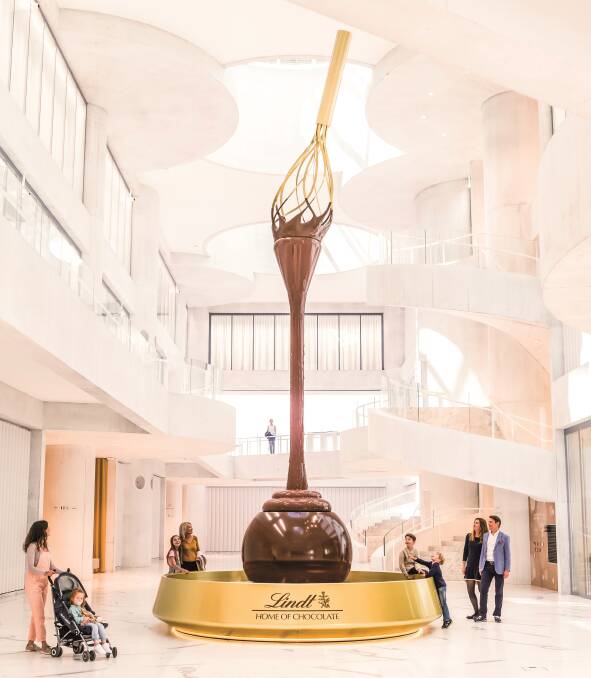 The nine-metre-high fountain. The nine-metre-high fountain.