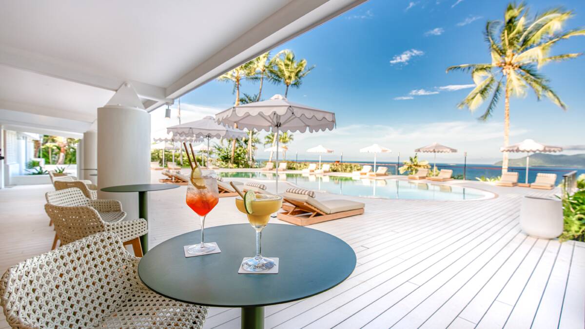 Cocktails are served.