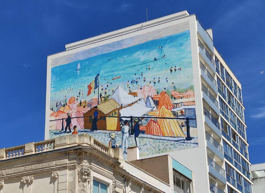 Mural on the main promenade. Mural on the main promenade.
