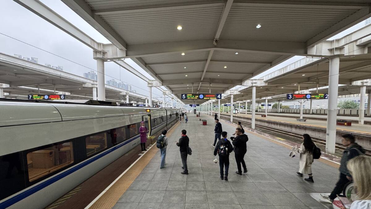 A high-speed train ready to depart from Chongqing station. Picture by Bageshri Savyasachi