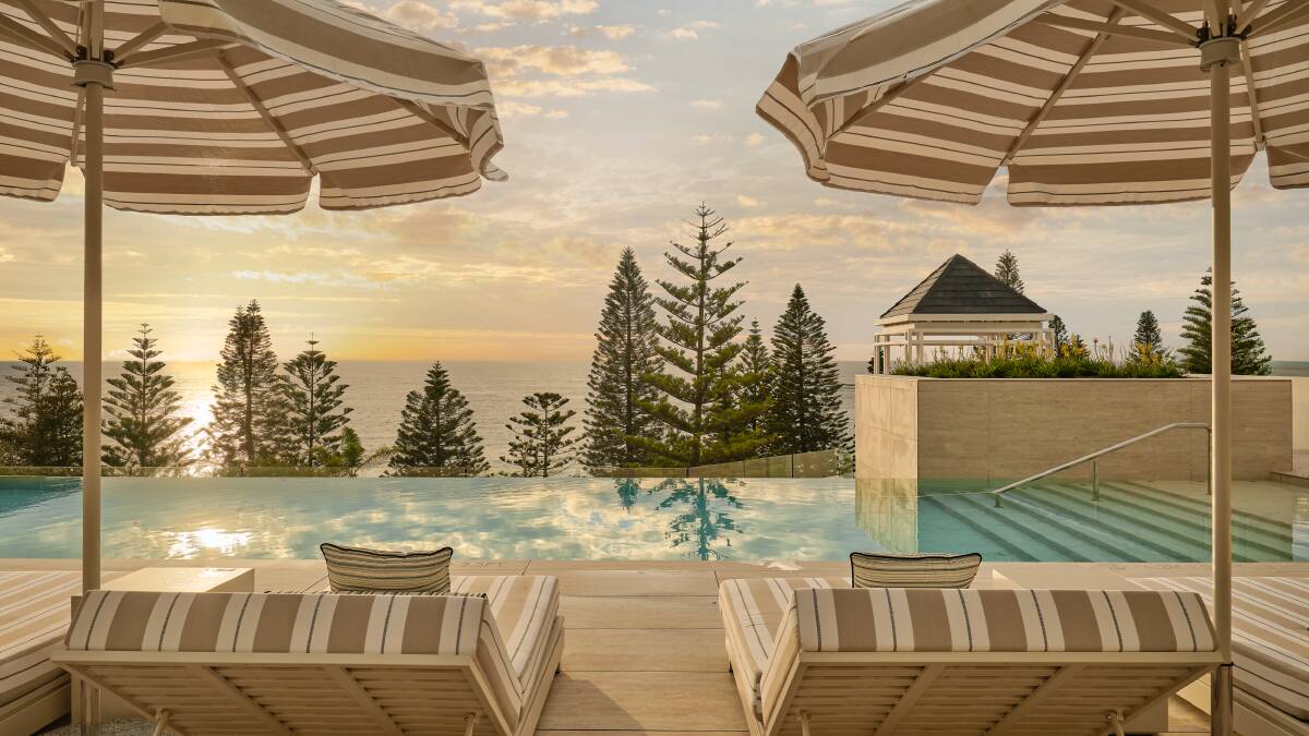 Pacific Ocean views from the pool.