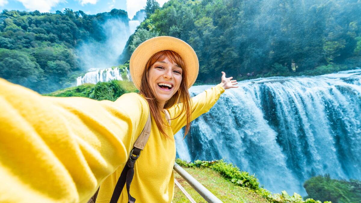 The selfie wars: To snap or not to snap is the burning travel question