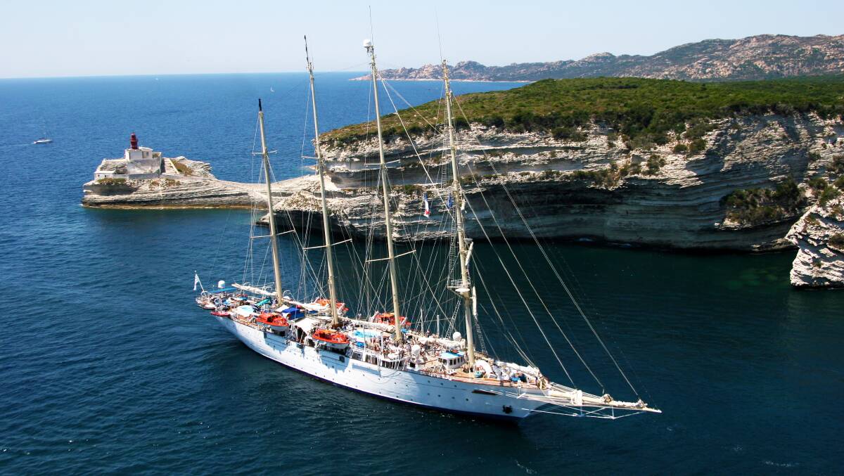 Star Flyer, cruising along Corsica. Star Flyer, cruising along Corsica.