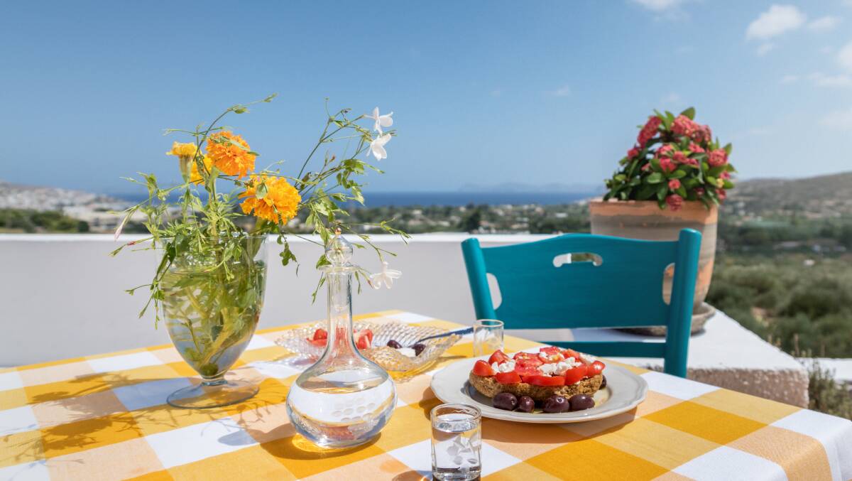 Tsipouro with sea views. Picture by Shutterstock