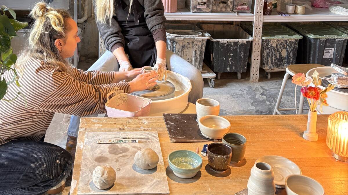Elizabeth Bell Ceramics. Elizabeth Bell Ceramics.