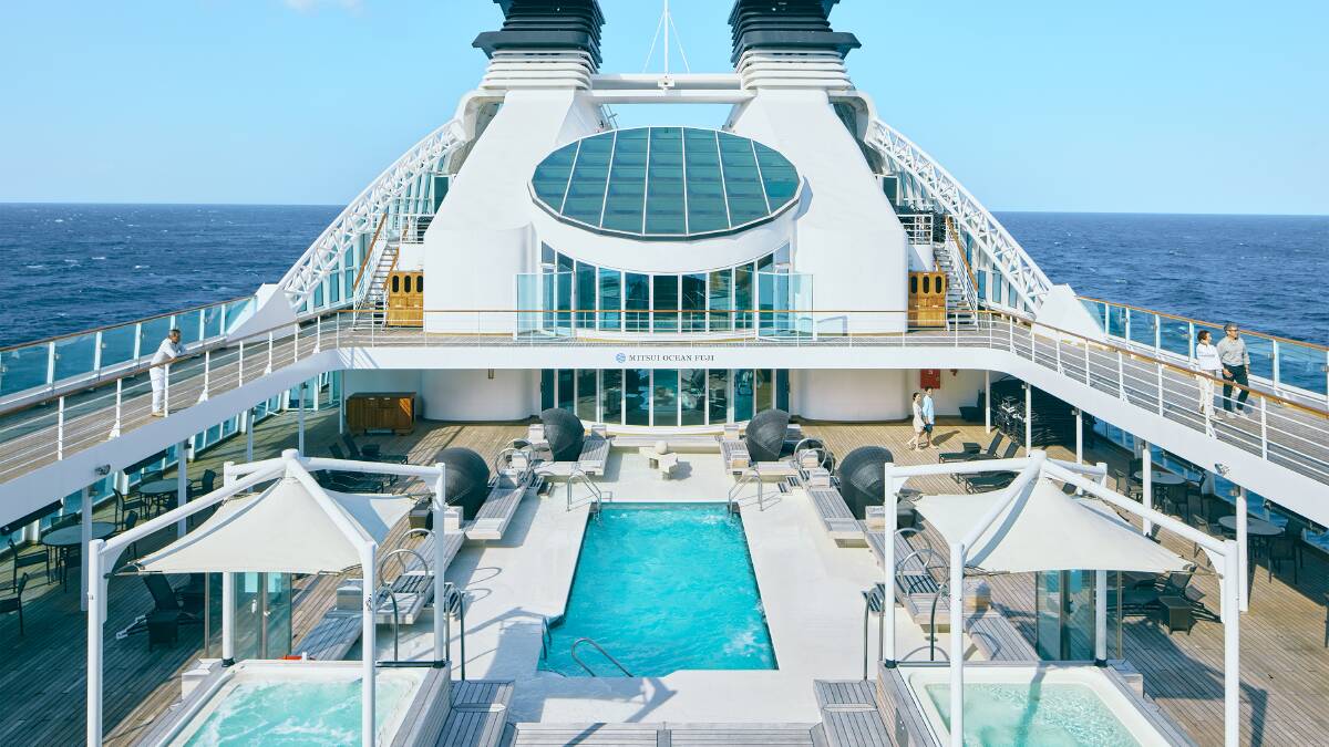 The ship's pool. The ship's pool.