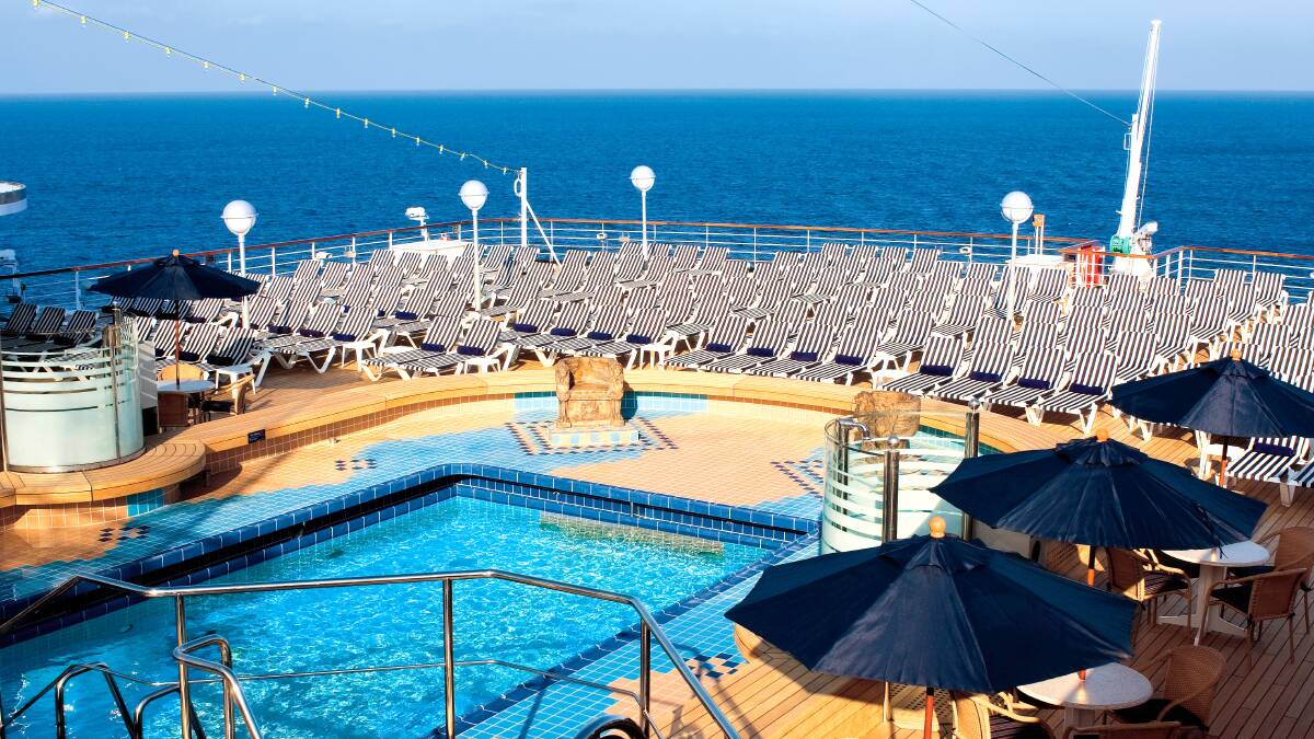 Pool deck on the Noordam.