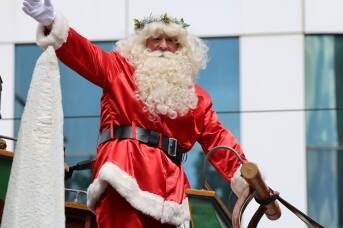 Packing for Christmas: Australia's polarised weather forecast confirmed
