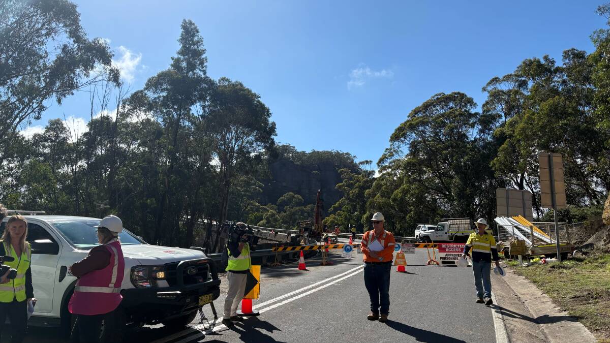 The highway closure at Victoria Pass. Picture by Brad Jurd The highway closure at Victoria Pass. Picture by Brad Jurd