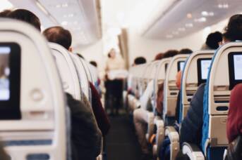 Window, aisle or middle? New survey finally settles Australia's great aeroplane seat debate