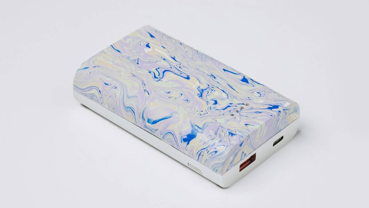 A power bank. Picture by gomi on Unsplash