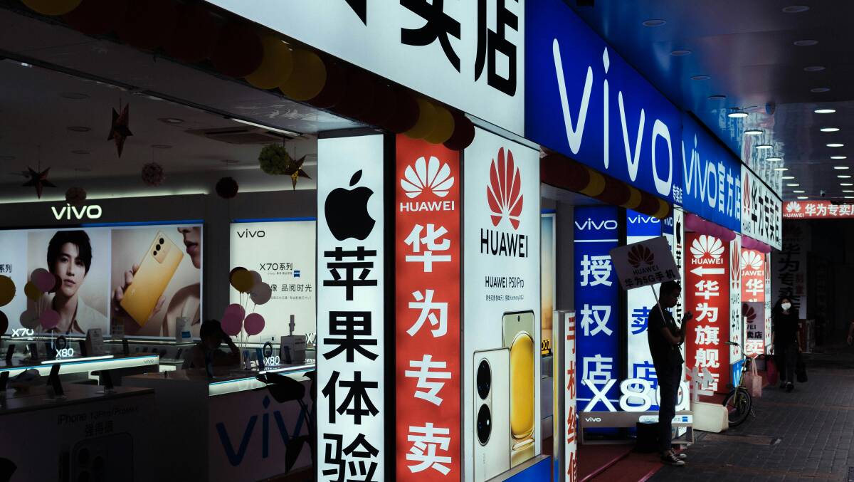 Telco shops in China. Max Zhang/Unsplash