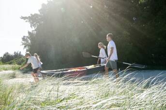The Aussie coastal spot with the cheapest average flight prices this spring