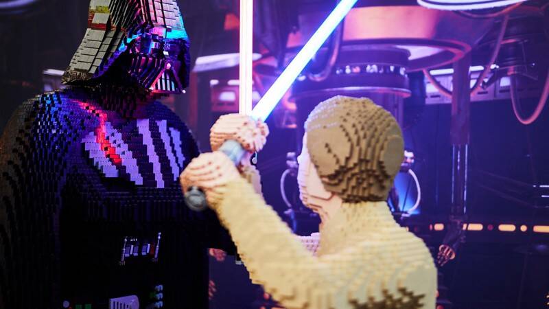Lego Star Wars exhibition - Battlescene Darth / Luke - Photo Melbourne Museum Lego Star Wars exhibition - Battlescene Darth / Luke - Photo Melbourne Museum