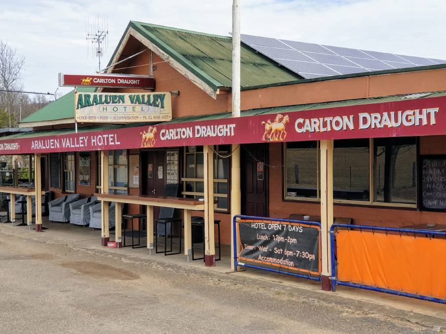 Enjoy small town hospitality at Araluen, population 200.

