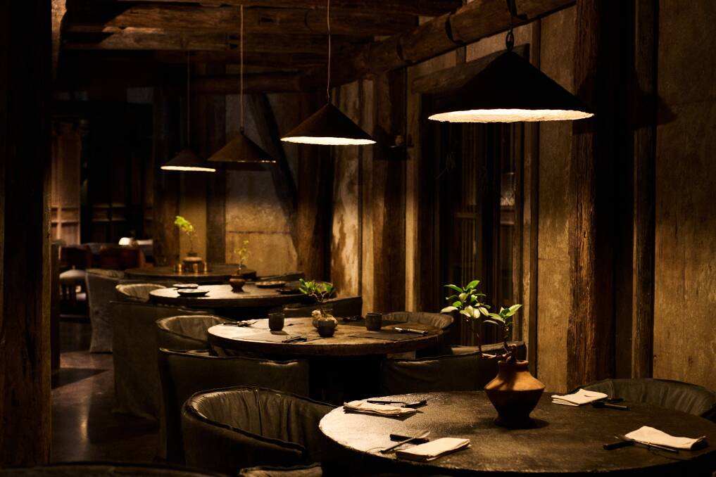 Fue's moody interiors.